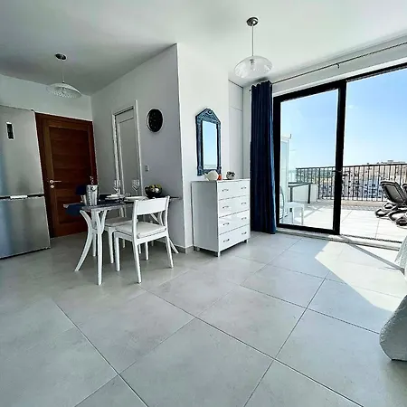 Malta Luxury Seafront Penthouse With Panoramic Views And Terrace In Mellieha Апартаменты Is-Sellum