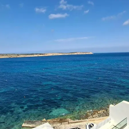 Malta Luxury Seafront Penthouse With Panoramic Views And Terrace In Mellieha Апартаменты Is-Sellum