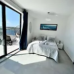 Malta Luxury Seafront Penthouse With Panoramic Views And Terrace In Mellieha Appartement *
