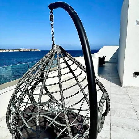 Malta Luxury Seafront Penthouse With Panoramic Views And Terrace In Mellieha Is-Sellum