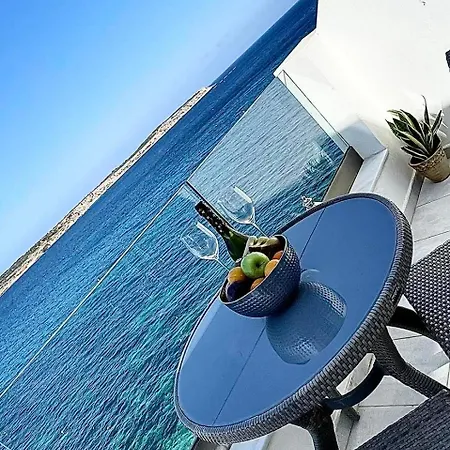 דירה Malta Luxury Seafront Penthouse With Panoramic Views And Terrace In Mellieha *