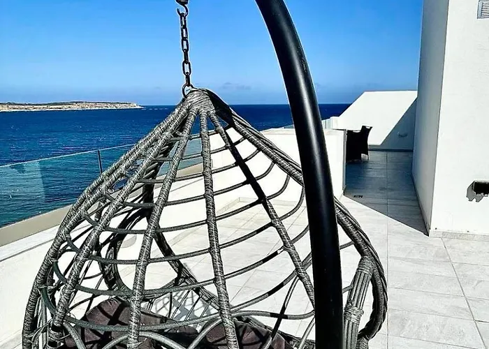 Malta Luxury Seafront Penthouse With Panoramic Views And Terrace In Mellieha Is-Sellum