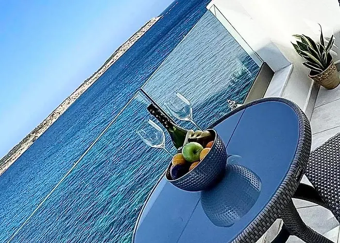 Appartement Malta Luxury Seafront Penthouse With Panoramic Views And Terrace In Mellieha *